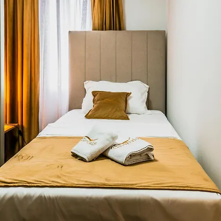 بيت ضيافة Casa Garibaldi - With Private Bathrooms 3*
