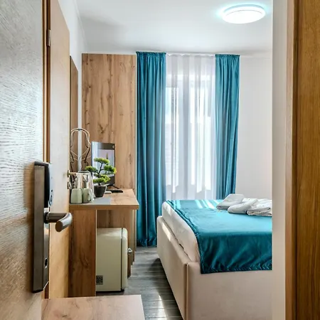 بيت ضيافة Casa Garibaldi - With Private Bathrooms Petrovija