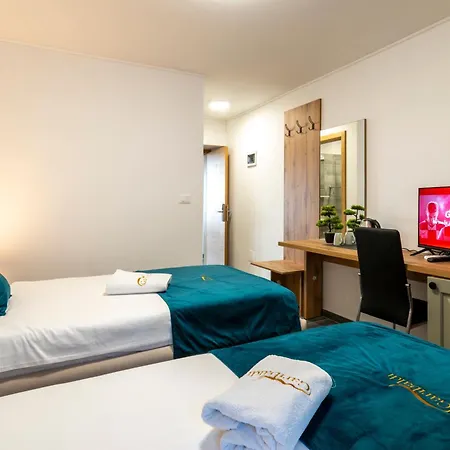 Πανσιόν Casa Garibaldi - With Private Bathrooms Petrovija
