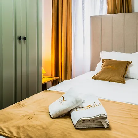 Casa Garibaldi - With Private Bathrooms Petrovija